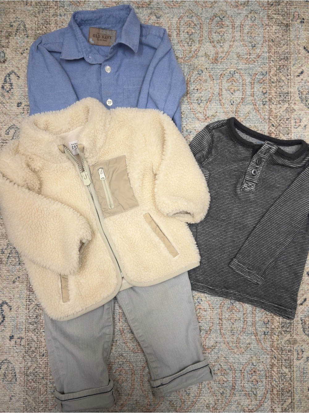 Boys BabyGAP fall/winter outfit bundle size 12-18 mos